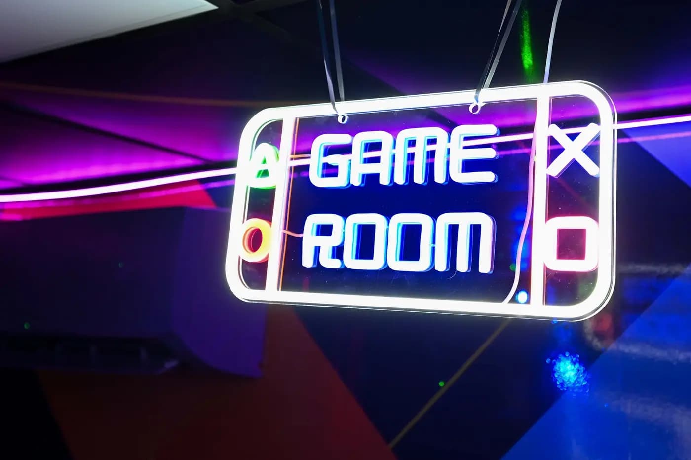 שלט Game Room בכיתת פיתוח המשחקים